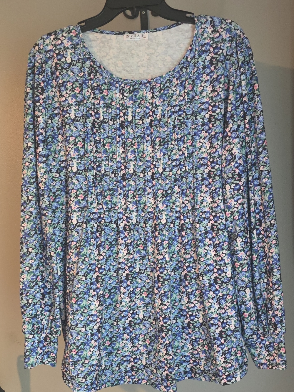 Blue Floral Pintuck Long-Sleeve Tee 16W
